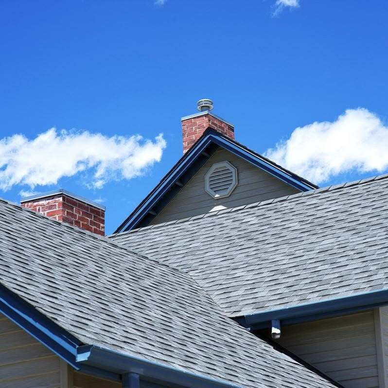 An asphalt shingle roof